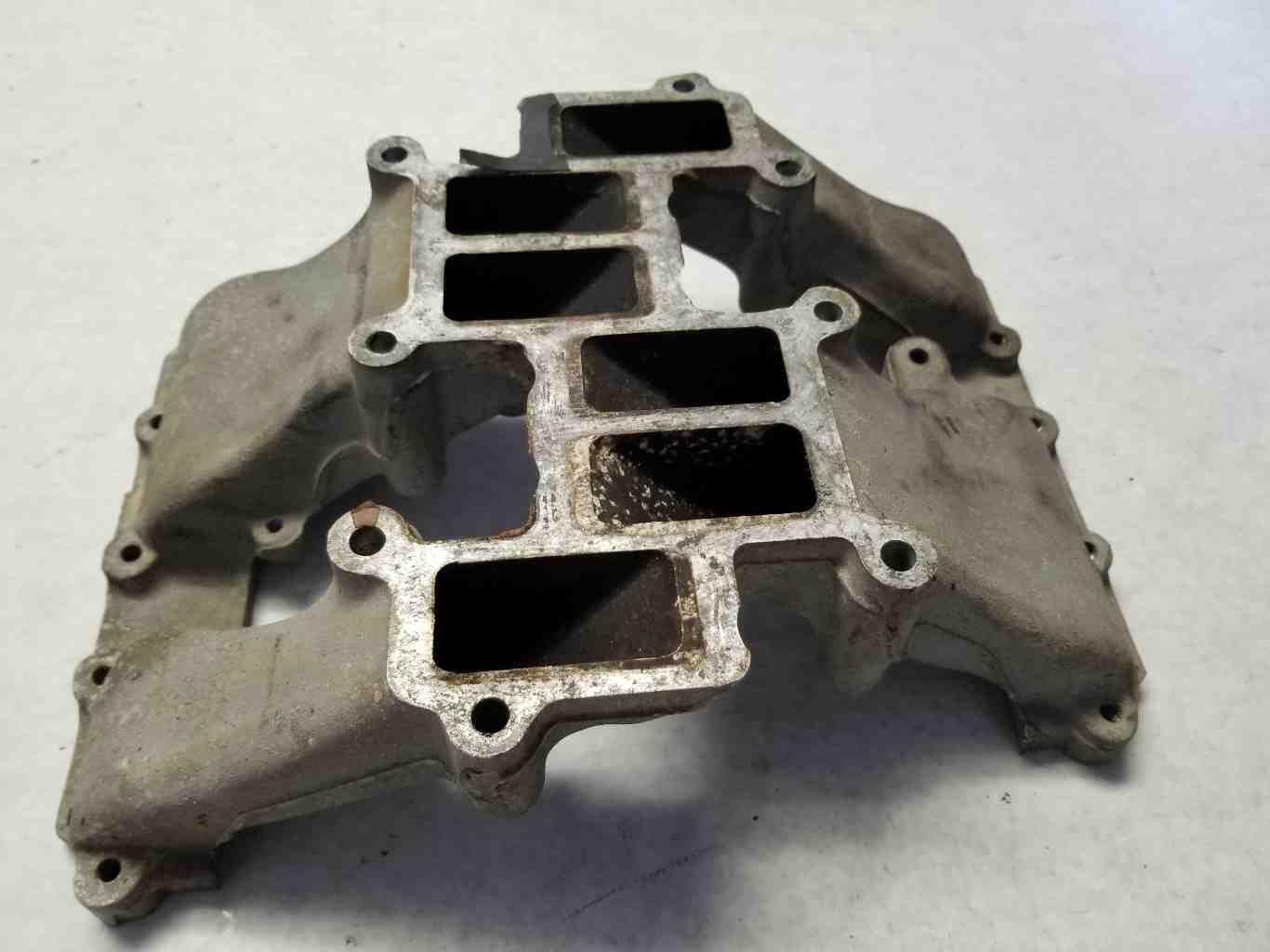 Center Intake Manifold CHEVY CAMARO FIREBIRD 1985 86 87 88 89 90 91 92 (2.8L)